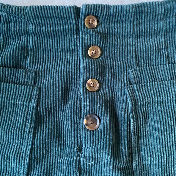 Little skirt 💚 - Picture 4 of 12